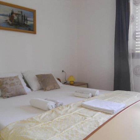 Apartments Ivo - With Terrace Супетарска-Драга Экстерьер фото
